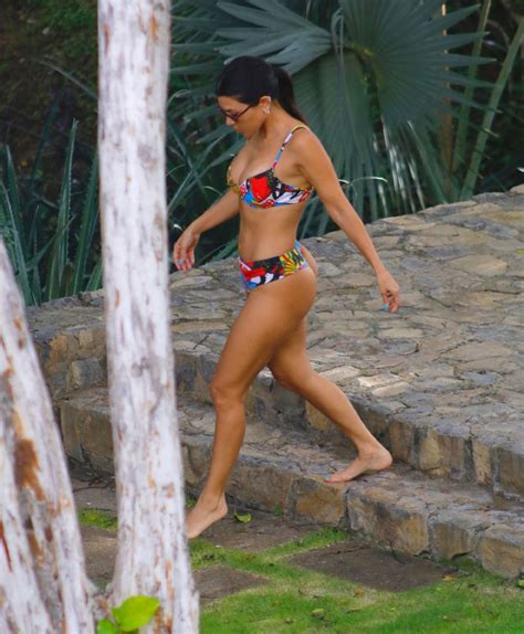 Kourtney Kardashian In Bikini On Vacation In Costa Rica Hot Sex Picture