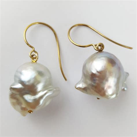 ER 98 Very Baroque South Sea Pearls 18kt Gold Mali Pearls