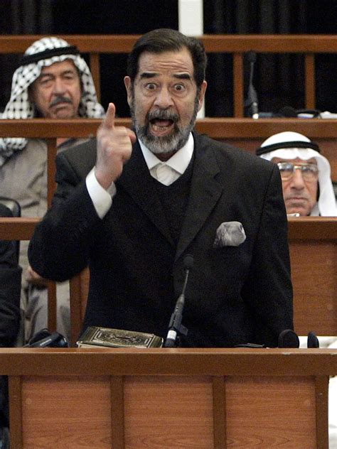 la muerte en la horca de saddam hussein el sangriento dictador iraquí que fue cazado como un