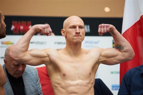 W wieku 14 lat zadebiutowała w teatrze studio buffo w musicalu metro. Wlodarczyk Edges Noel Gevor With Split Nod in Final IBF ...