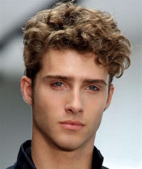 45 Short Curly Hairstyles For Men With Fabulous Curls Obsigen