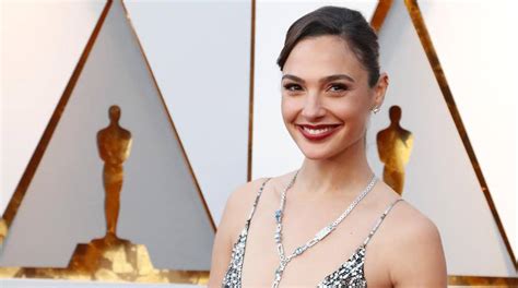 Gal Gadot Slammed Over Tribute To Stephen Hawking Now Youre Free Of
