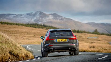 Discover the versatile and dynamic v60 cross country estate. Review: 2019 Volvo V60 Cross Country