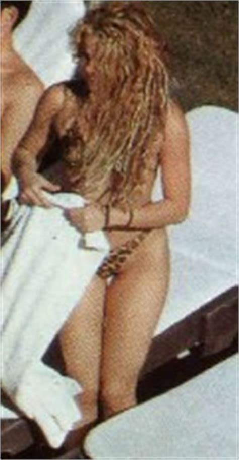 Shakira real nude