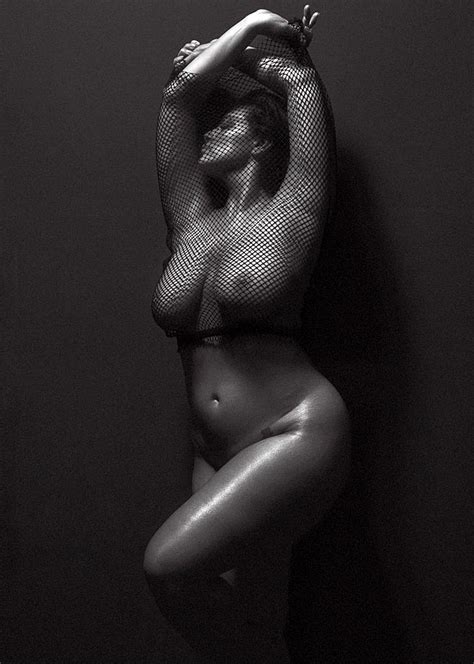 Curvy Women Posing Naked In Mirror Selfie Telegraph