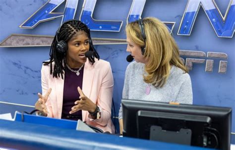 Female Forward Broadcast Brings New Meaning To Women In Sports Syracuse University Athletics