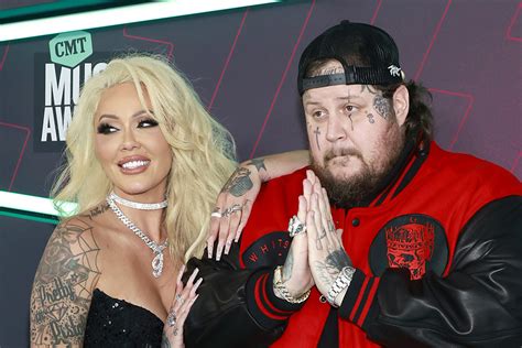 jelly roll s praise for wife bunnie leaves her in tears