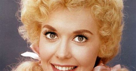 Donna Douglas As Elly May Clampett In The Beverly Hillbillies 1962
