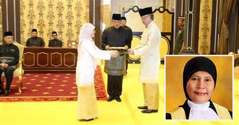 Tengku maimun, nisan 2019'da emekli olan richard malanjum'un yerine 2 mayıs 2019'da başbakanlık tarafından yapılan açıklamada malezya'nın yeni başyargıç olarak ilan edildi. Hebat-Hebat Wanita KELANTAN, Dato' Tengku Maimun Jadi ...