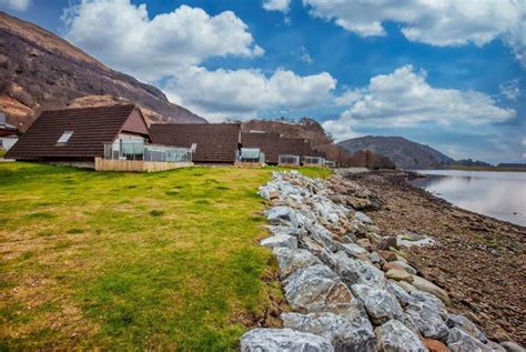 Loch Linnhe Waterfront Lodges With Hot Tubs Two Bedroom Lodge With Hot Tub Glencoe Glencoe