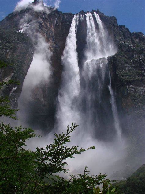 amazing world angel falls the world s highest waterfall