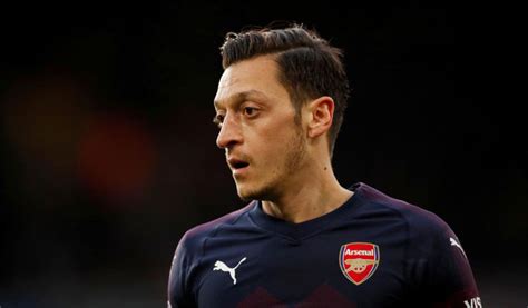 Arsenal is a roblox game created by rolve community and tracked by rolimon's game analytics. Arsenal's Ozil and Kolasinac escape knife-wielding ...