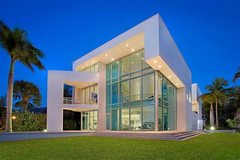 Modern House With Glass Walls Tropical Modern House With Glass Walls