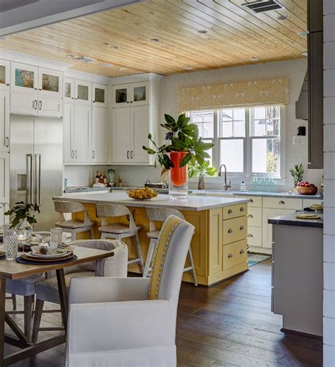 18 posts related to benjamin moore kitchen cabinet paint colors. Kitchen cabinets: Sherwin Williams Reflective White SW 7757; island: Benjamin Moore Sunsh ...