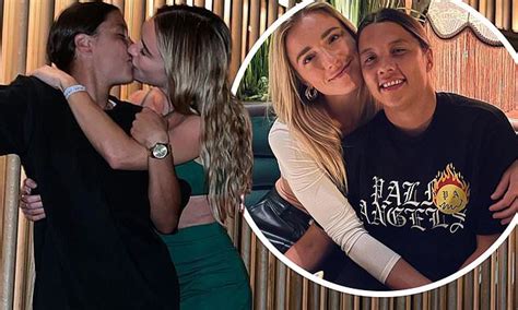Sam Kerr S American Soccer Star Girlfriend Kristie Mewis Shares Really Cute Photo Of The Pair