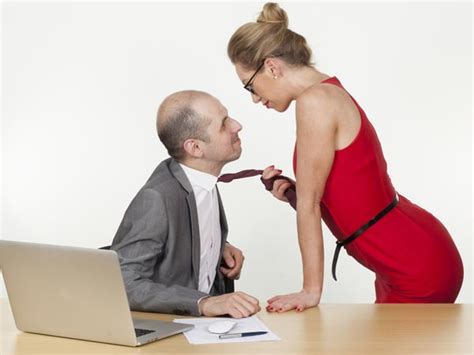 boss and employee romance tips