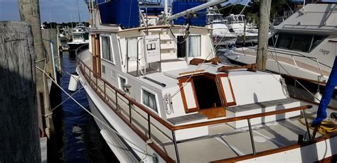 1985 Grand Banks 42 Classic Queen Island Aft Motor Yacht For Sale