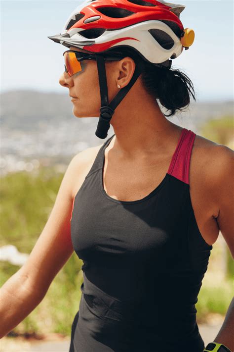 8 Best Ponytail Friendly Bike Helmets Youre Sure To Love Beans Bikes