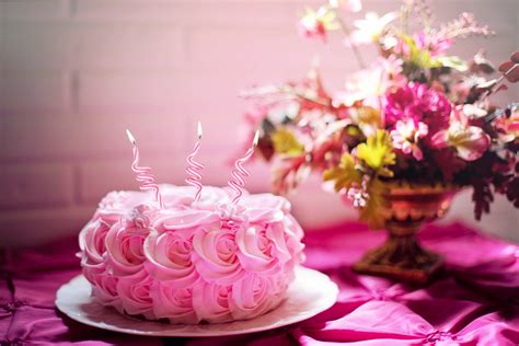Download Birthday Pink Colored Cake Wallpaper