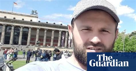 murder of chechen dissident suspect linked to russian security services world news the guardian