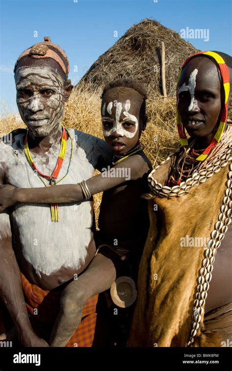Ethiopia Omo River Basin Karo Tribal Village Of Duss Father Mother