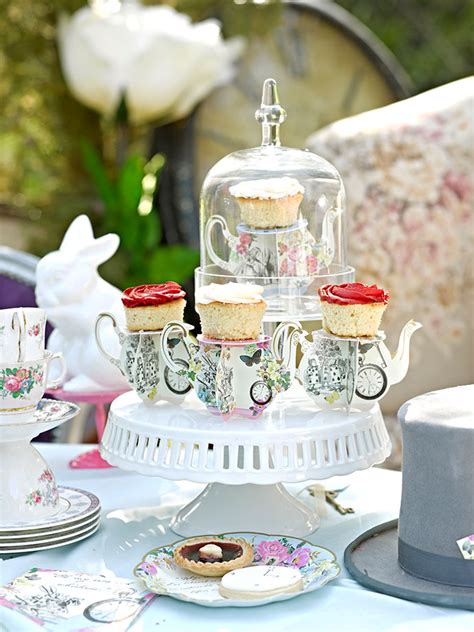 Take your party to a fantastical dimension with our alice in wonderland party supplies! How to Throw an Alice in Wonderland Tea Party | Party ...