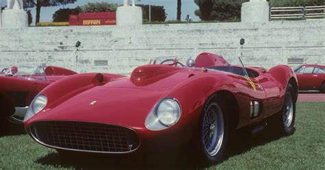 We promised a vintage ferrari and messi does not disappoint. 28 millions pour la 335 S Spider Scaglietti 1957