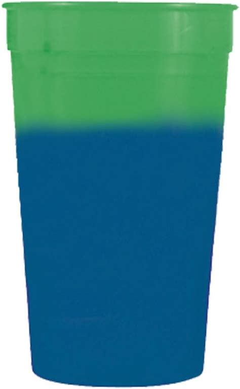 Amazon Com Oz Color Changing Stadium Cup Durable Plastic Cups Bpa