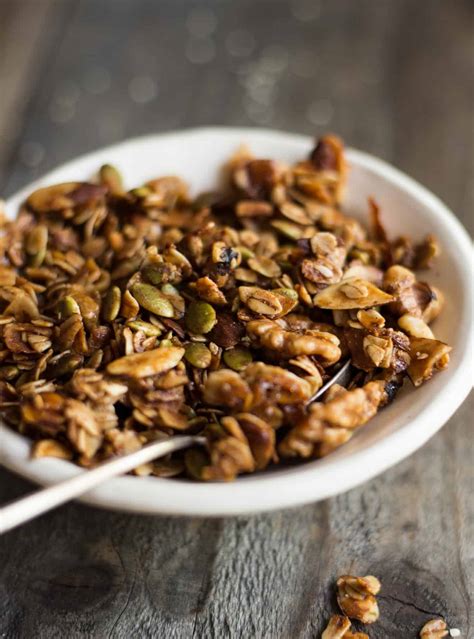 Easy Healthy Granola Recipe With Oats Honey Nuts Healty Nibbles