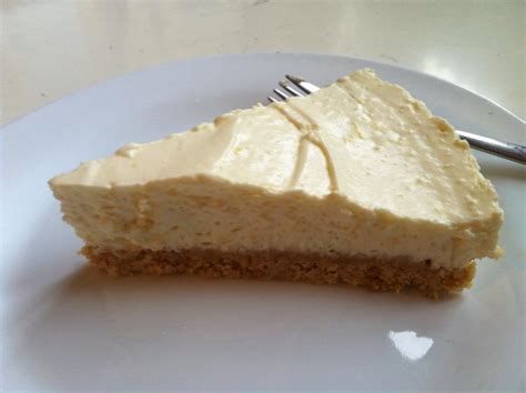 Le cheesecake, c'est le gâteau à la mode depuis pour tout bon cheesecake au citron qui se respecte, il faut toujours démarrer en pressant le citron dans une casserole. Cheesecake sans cuisson au citron et au mascarpone ...