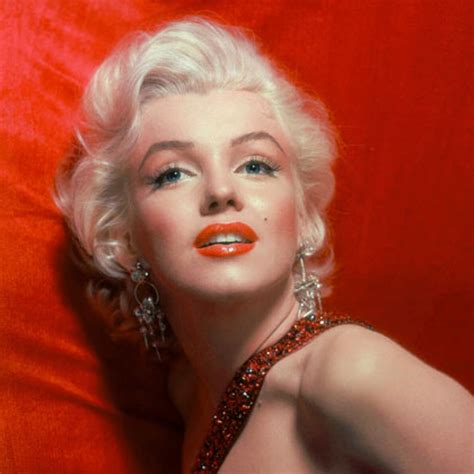 8 Beauty Lessons Weve Learned From Marilyn Monroe Allure