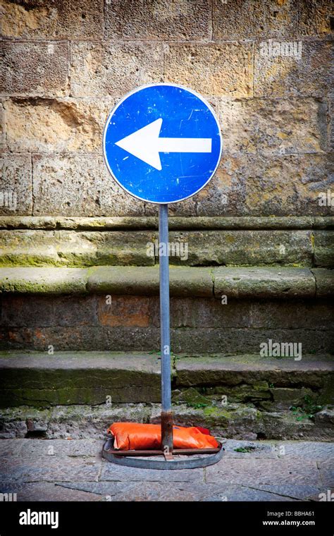 One Way Traffic Sign Hi Res Stock Photography And Images Alamy