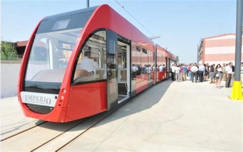 Arădenii produc cel mai modern şi economic tramvai din lume Șoferi