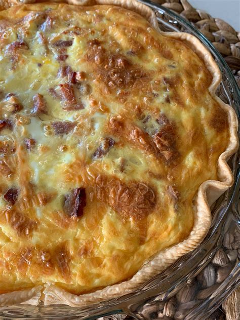 The best breakfast in style is agreeably their fluffy pancakes with several serving options. Easy Breakfast Egg Quiche | Breakfast quiche recipes ...