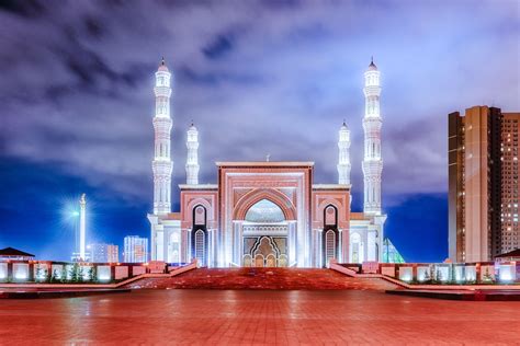 The Largest Mosque In Central Asia Beautiful White Hazrat Sultan