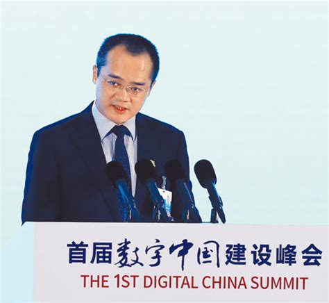 Jun 18, 2021 · 《彭博》引述消息人士報道，美團（3690）行政總裁王興被中國政府召見及約談，主要告誡他要保持低調。 此前，王興曾於社交媒體平台發表一首具爭議性的詩句，隨即在網上引起社交媒體一片嘩然，以及惹來很多的批評。 美團赴港IPO 假想敵鎖定亞馬遜 - 翻爆 - 翻報