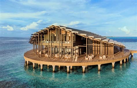 This Floating Maldivian Resort Is 100 Eco Powered The Spaces
