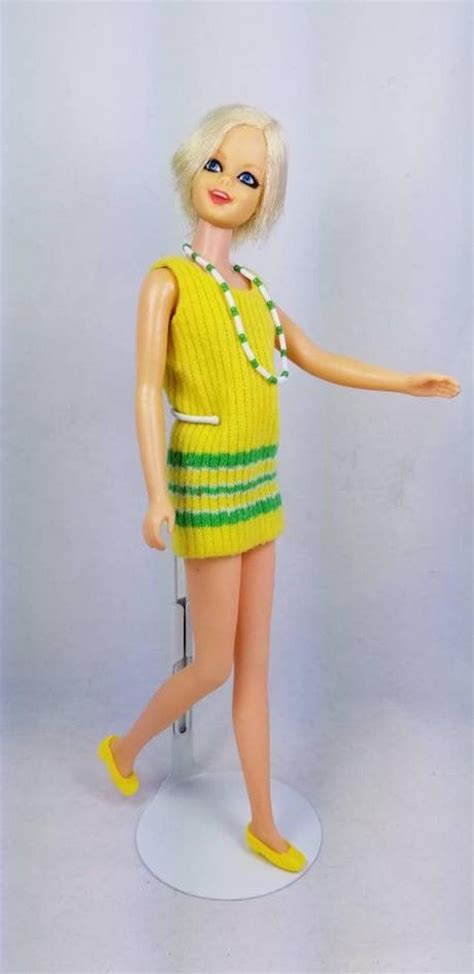 Vintage Twiggy Barbie Doll Wearing Twiggy Dos Twiggy How To Wear