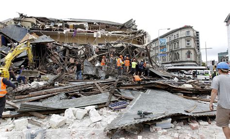 The quake caused damage to buildings and prompted emergency services to warn people along the coast. Christchurch earthquake, 22/2/2011