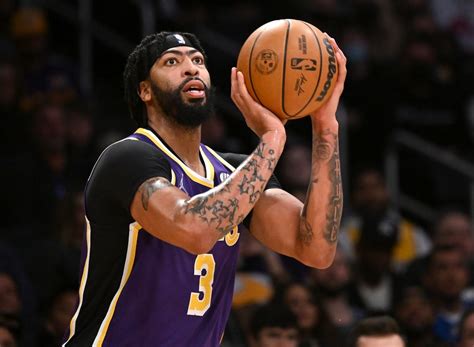 Report Lakers Anthony Davis Ankle Out Two Weeks