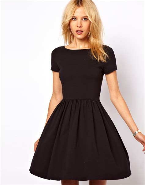 25 Elegant Black Dresses For 2015