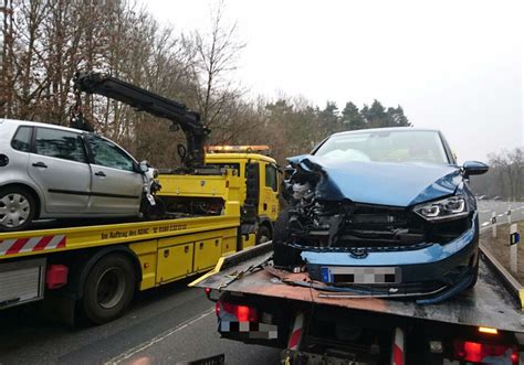 Auch nach einem wirtschaftlichen totalschaden wird ein auto nicht automatisch abgemeldet. Schwerer Unfall auf der K114 bei Gifhorn | regionalHeute.de