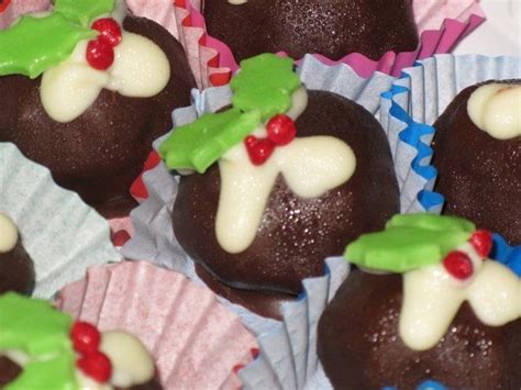 Try these amazing and cute easy christmas dessert recipes to have a great party for your kids a healthy and crispy christmas dessert will add a fabulous mood! Individual Christmas puddings | Christmas pudding ...