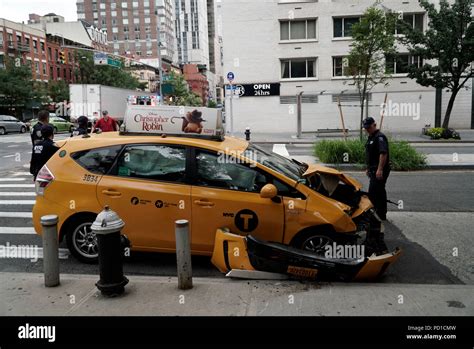 New York New York Usa 4th Aug 2018 Taxi Accident Collision Damage