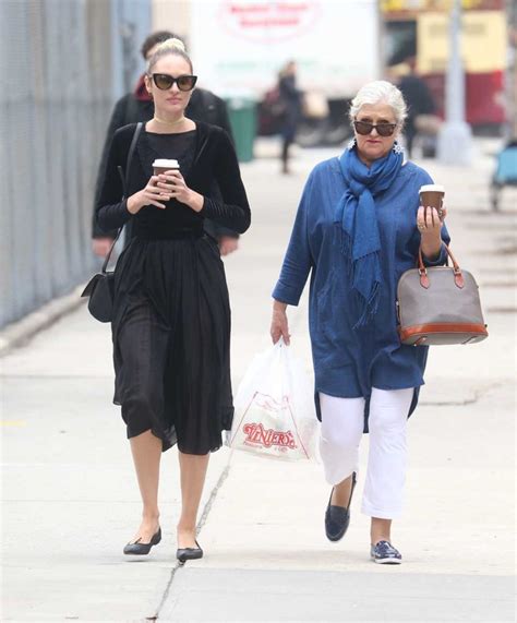 Candice Swanepoel Was Seen With Her Mother Out In New York City 0404
