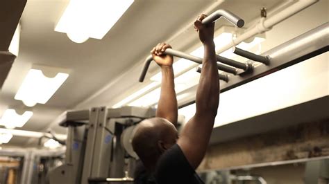 How To Do Pull Ups To Hit The Biceps Functional Fitness Tips Youtube
