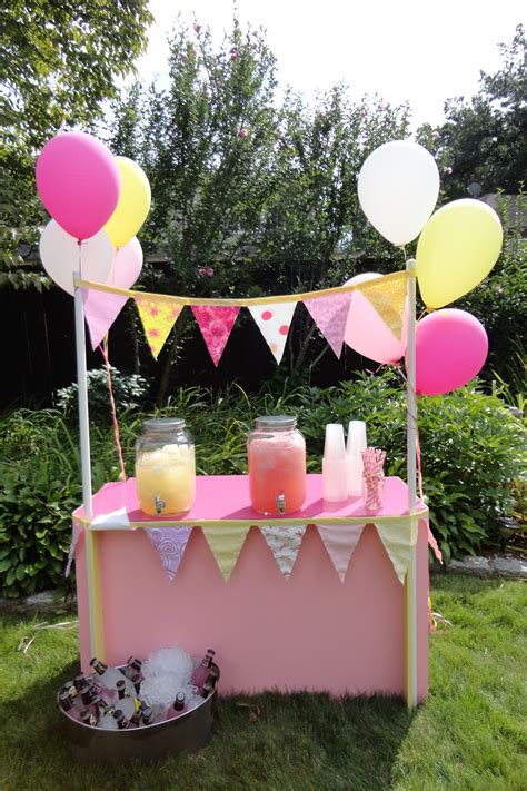 lia s lemonade stand we found diy instructions to make this lemonade stand on the this old