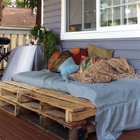 Diy Daybed Made From Pallets Under 35 Diy Daybed Outdoor