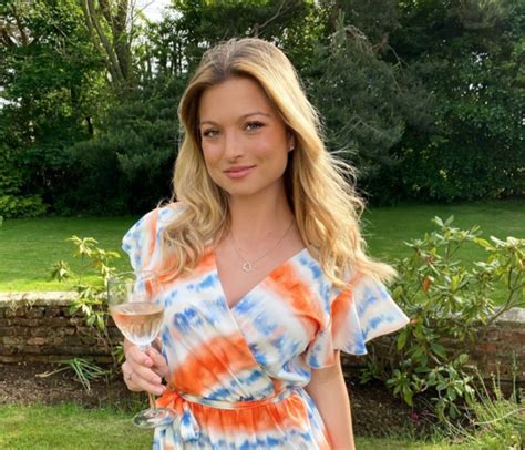 zara holland admits she ‘massively regrets having sex on love island goss ie