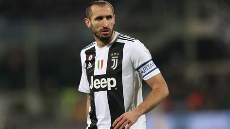Gioco a calcio nella juventus e nella nazionale italiana. Juventus: Allegri not worried about Chiellini injury